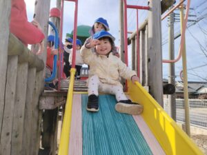 大型遊具で遊んだよ！（落合）
