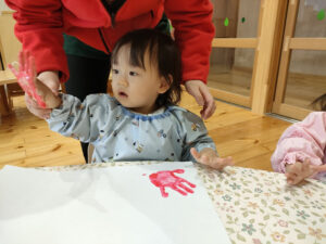 手形をペタン！(鳥居)