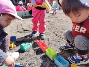 久しぶりの戸外遊び！（続橋）