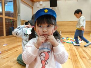 幼児組の友達と一緒に休憩！(木川)
