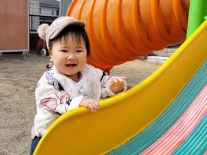 みつば保育園の園庭で遊んだよ（早乙女）