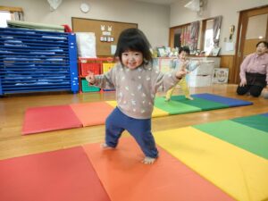 体操ごっこをしたよ♡(荒井)