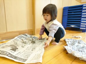 新聞紙ビリビリ！（小原）