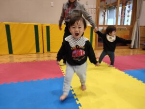 遊戯室で遊んだよ！（愛）