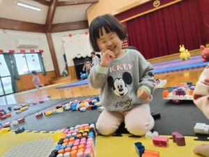 ホールで遊んだよ☆(安井)