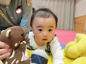 ホールで遊んだよ(鳥居)