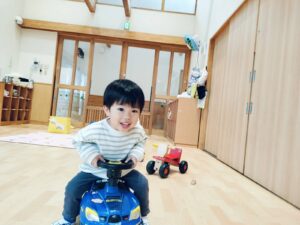 車のおもちゃで遊んだよ！（岩上）