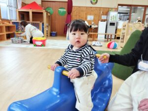 4月2日　手遊び／大型絵本（武井）