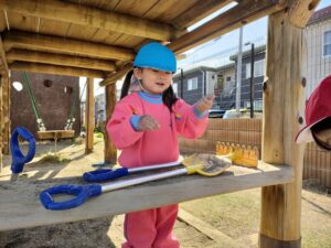 戸外遊びと制作！（大類）