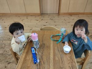 おやつと戸外遊び（齋藤）