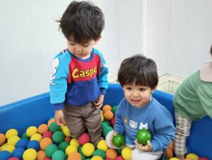 ボールプールで遊んだよ♪（竹村）