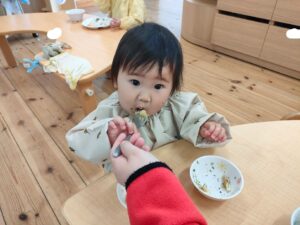 いっぱい食べて大きくなってね♪(廣瀧)