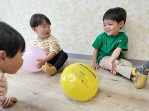 風船遊び（大須賀）