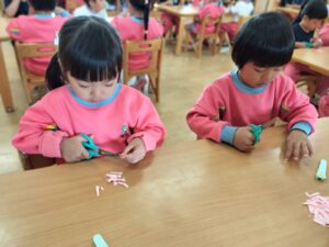 ハサミ活動(奥村)