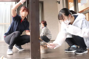 防腐剤を塗りました☆（金田）