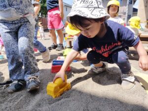 砂場で遊んだよ！(齋藤)