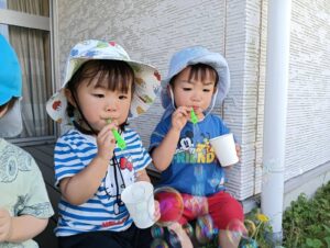 シャボン玉で遊んだよ♪（岩上）