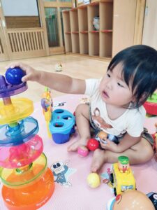 鉄棒で遊んだよ♪（岩上）