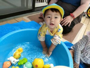 プール開きで水遊びをしたよ☆(奥田)