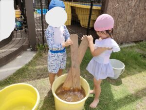 じゃがいも洗いをしたよ（柏崎）