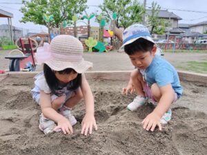 じゃがいも掘りごっこ（吉田）