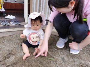 じゃがいも掘り乳児組（稲葉）