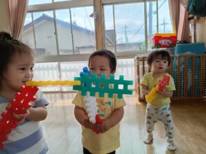 みんなでブロック遊び！(鳥居)