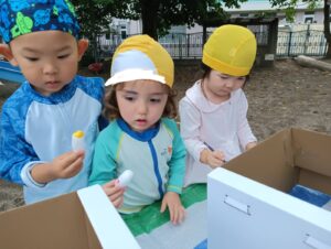 絵の具と遊び(歌野)