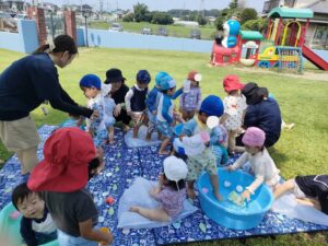 7月15日　水遊びをしたよ☆（鈴木）