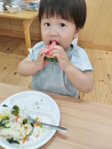 なのはなぐみの給食の様子♡（小林）