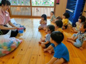 カラーボールで遊んだよ！（西山）