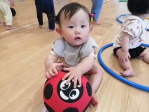 ホールで遊んだよ♪（中山）