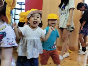 集会と楽しい戸外遊び（山本ゆ）