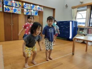 ゴム跳に挑戦！(塚田)
