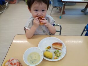 給食おいしいね！（髙野）