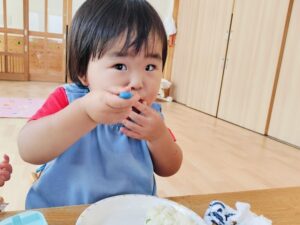 もぐもぐ♪（大貫）