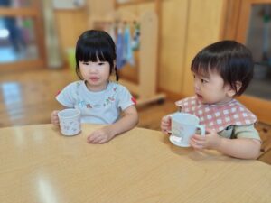 シールぺたぺた(宮嶋）