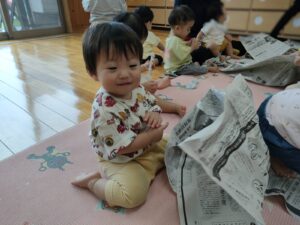 9月15日　新聞紙遊び！（櫻井）
