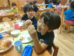 今日の給食はパンでした！（郡司）