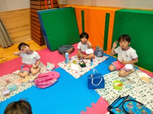 みんなでお弁当を食べたよ！（大類）