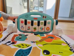 玩具で遊んだよ♪（岩上）