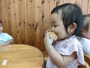 10月13日　大好きなおやつの時間🥖（井上）