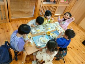 給食美味しいね！（阿久津）
